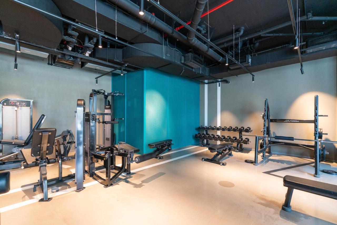 Marquise Square Studio For 4 Guests Pool Gym By Globalstay Dubai Exterior foto